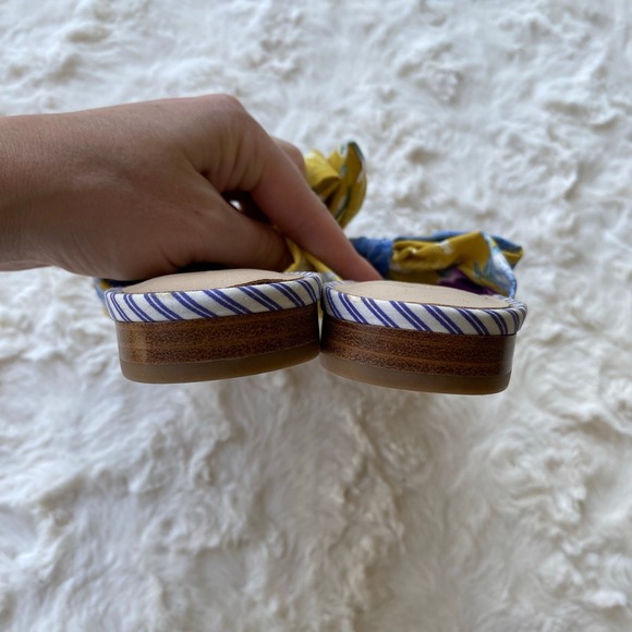 Cupcakes and Cashmere Women's Ynez Silk Bow Sandals Size 5 Floral Slip‎ on Flats - Picture 6 of 8